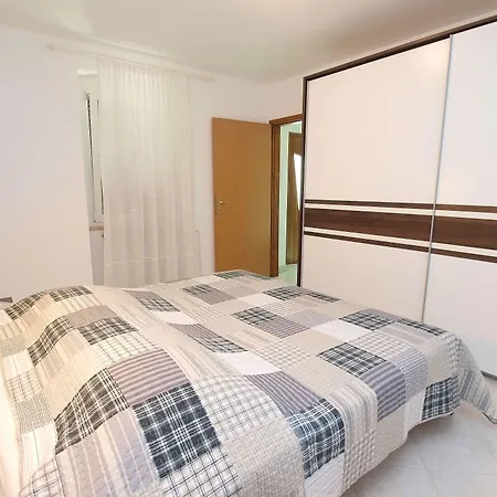 Milan 1457 아파트 로비니