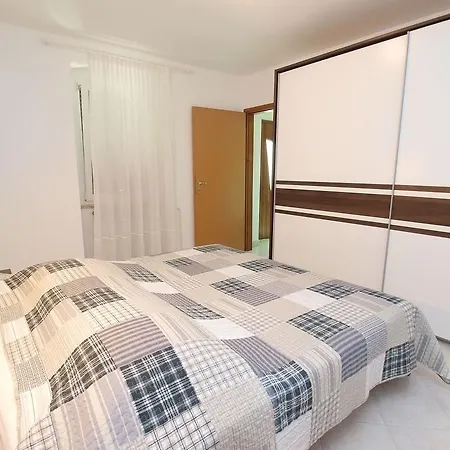 Milan 1457 アパート *